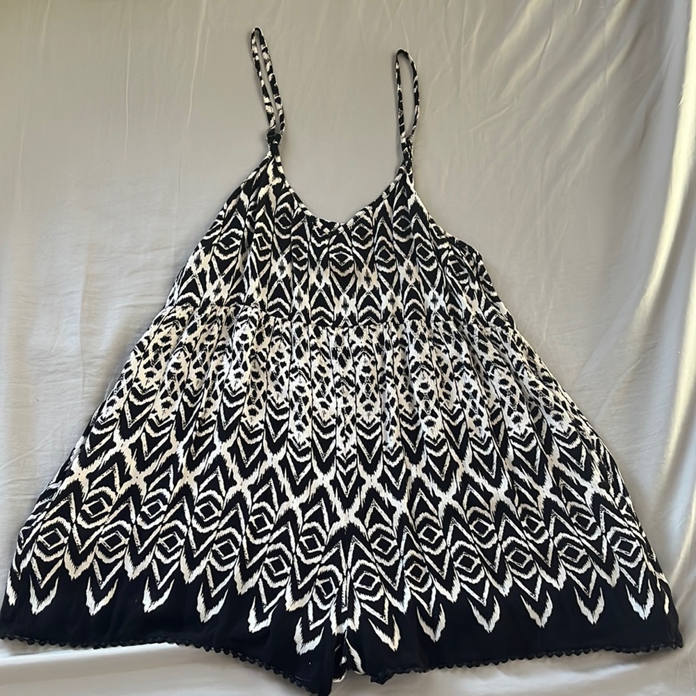 ANGIE black and white romper